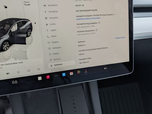 Used 2023 Tesla Model Y Long Range image 11