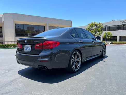 Used 2018 BMW M550i xDrive w/ Driving Assistance Package image 9