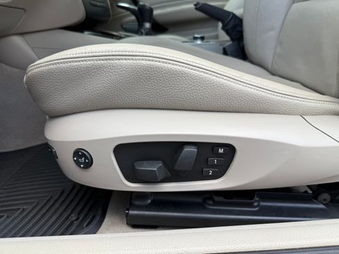 Used 2011 BMW 135i Convertible RWD image 27