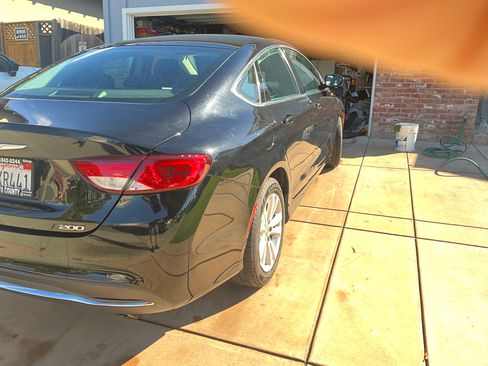 Used 2015 Chrysler 200 Limited image 6