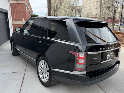 Used 2017 Land Rover Range Rover HSE image 9