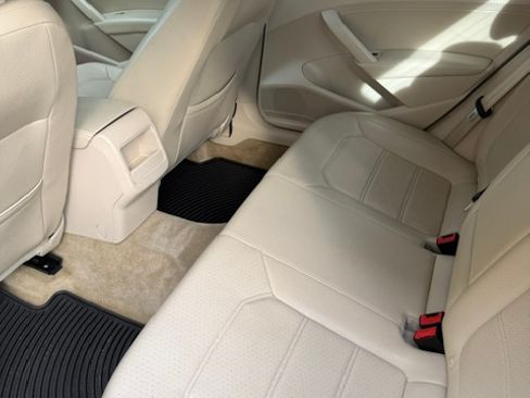 Used 2015 Volkswagen Passat 1.8T Wolfsburg Edition FWD image 10
