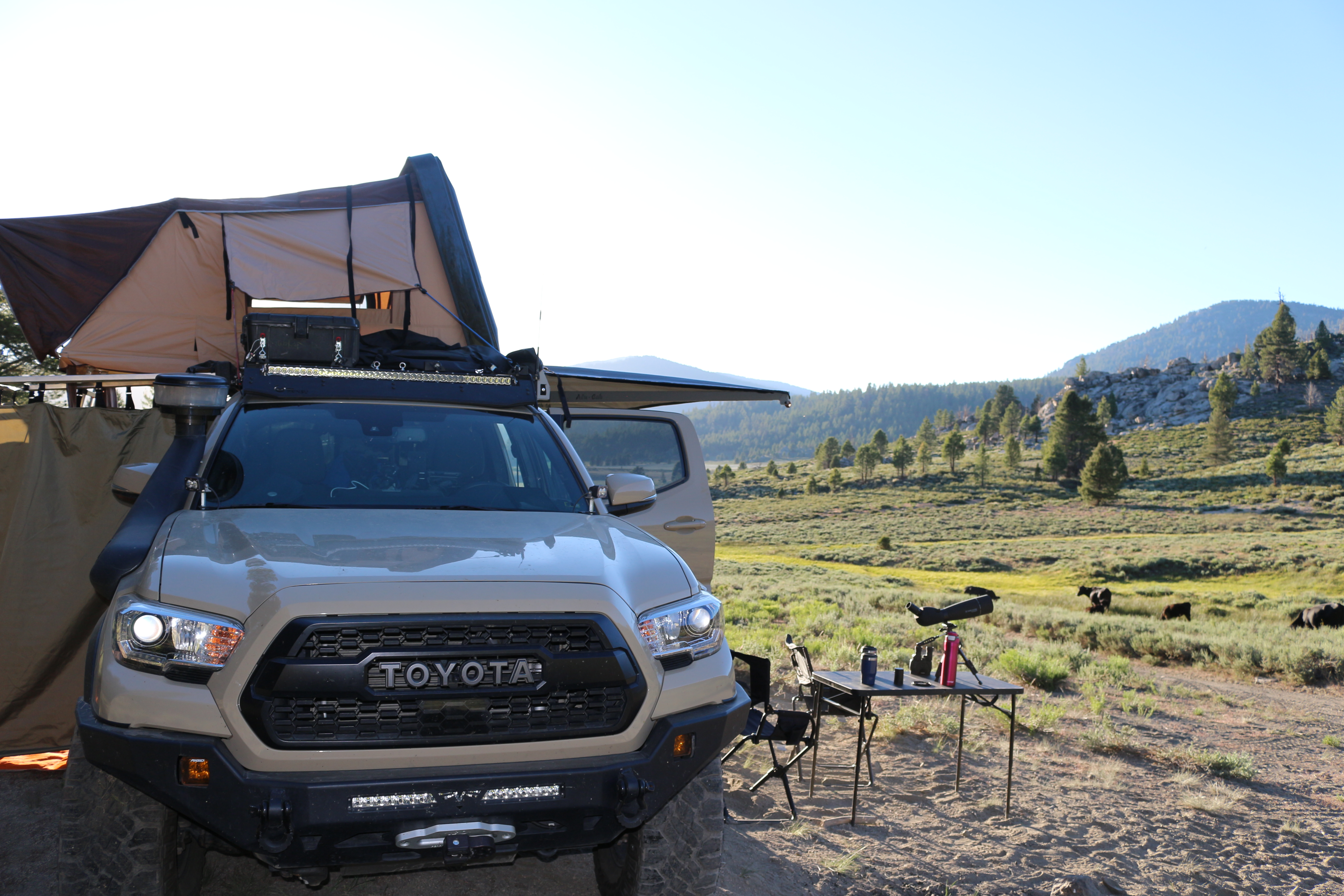 Used 2018 Toyota Tacoma TRD Off-Road w/ Technology Package AWD/4WD image 18