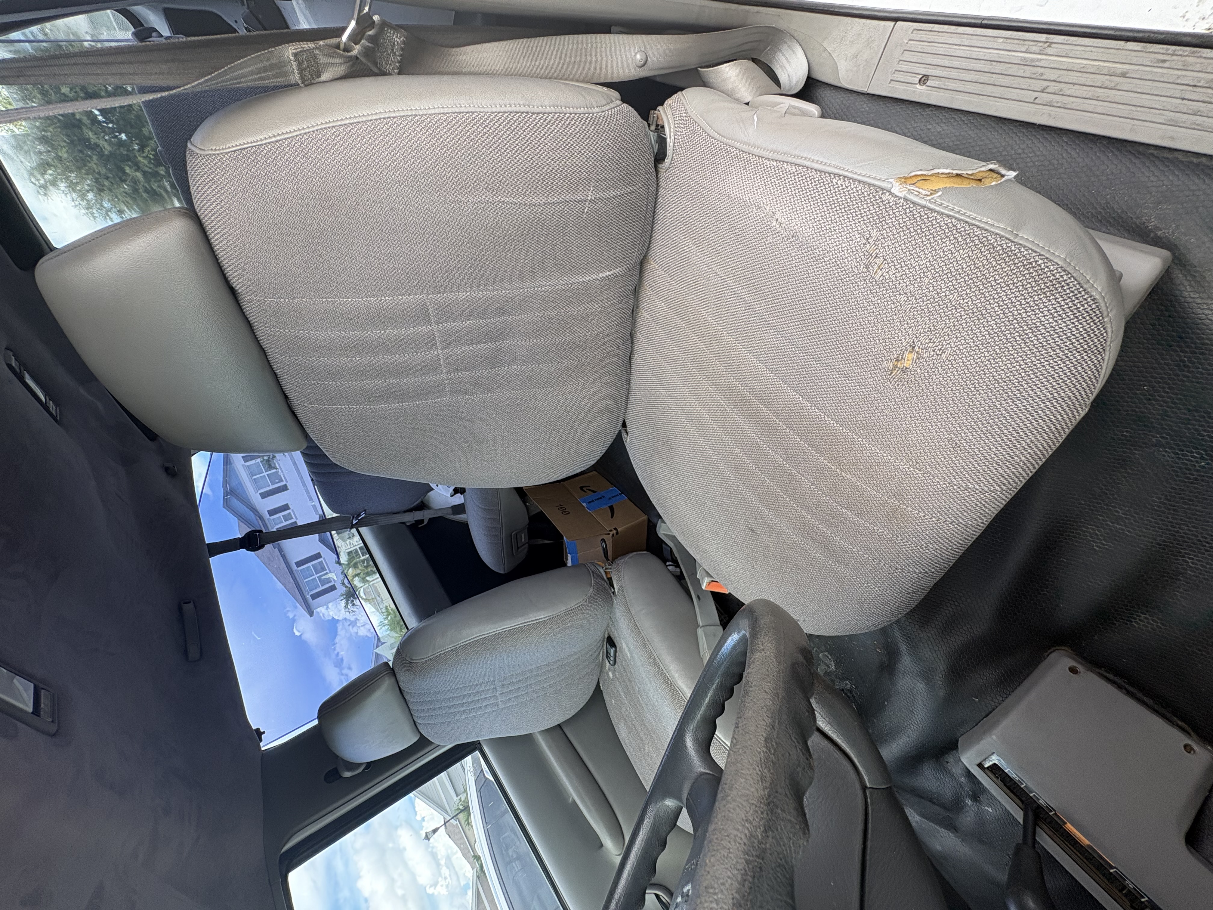 Used 1997 Chevrolet Tahoe 4WD 2-Door w/ Skid Plate Pkg image 4