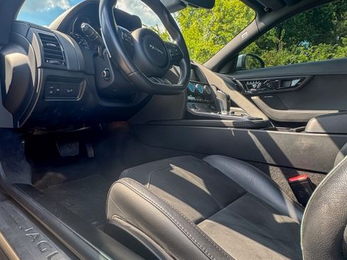 Used 2020 Jaguar F-TYPE Coupe image 8