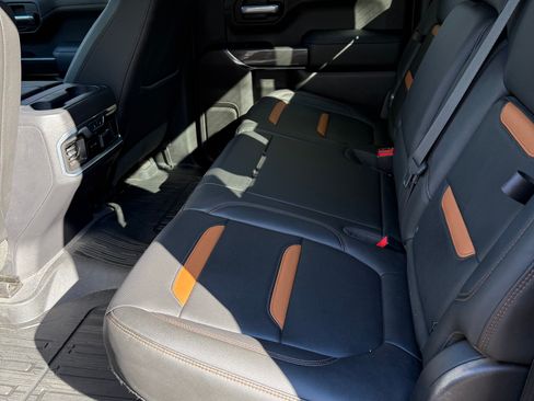 Used 2019 GMC Sierra 1500 AT4 w/ Off Road Performance Package image 12