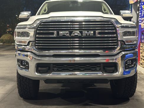 Used 2021 RAM 2500 Laramie AWD/4WD image 2