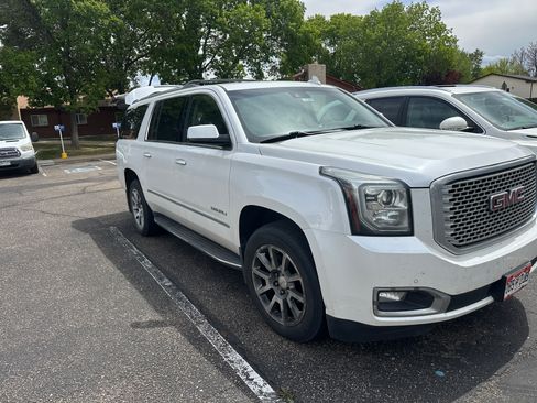 Used 2016 GMC Yukon XL Denali w/ Open Road Package AWD/4WD image 12