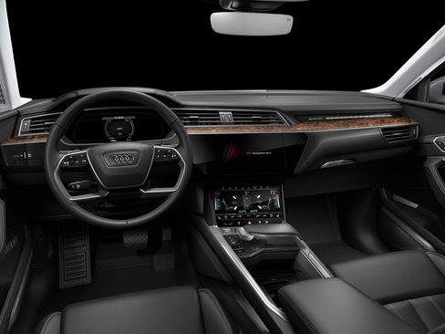 Used 2019 Audi e-tron Prestige w/ Prestige Package image 2