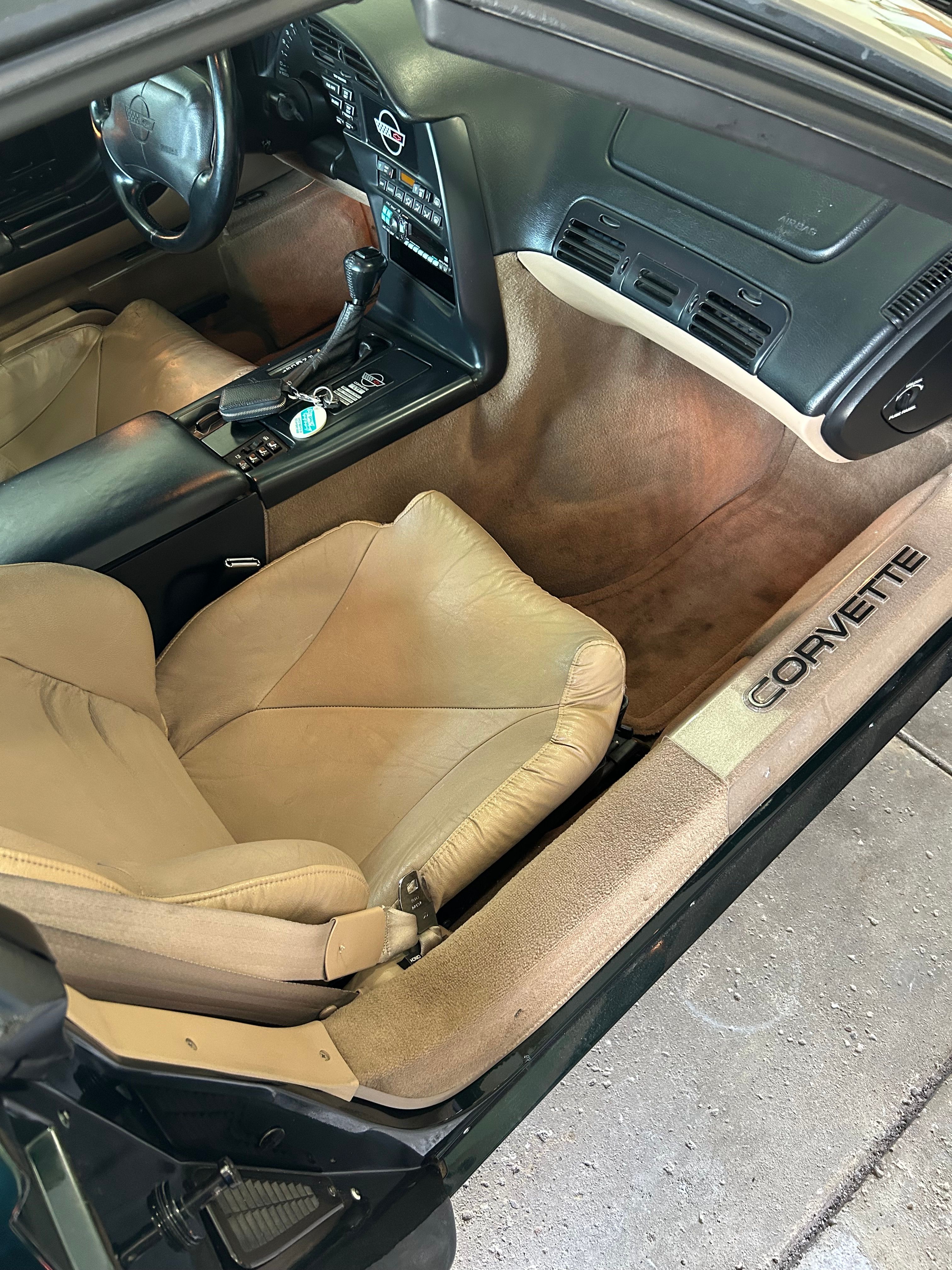 Used 1994 Chevrolet Corvette Coupe RWD image 8