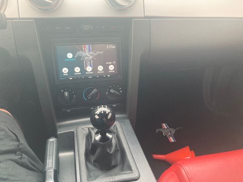 Used 2006 Ford Mustang GT Premium image 14