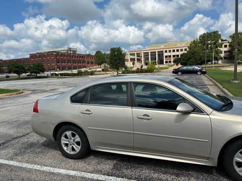 Used 2012 Chevrolet Impala LS FWD image 9