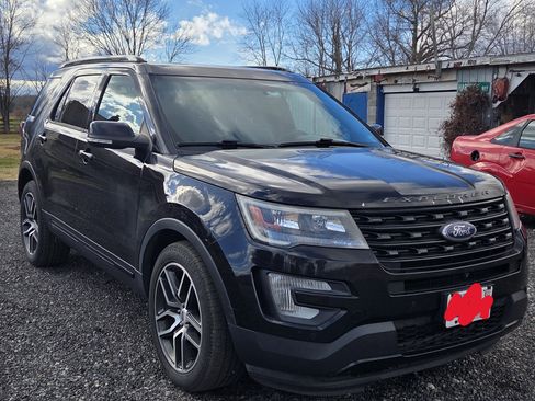 Used 2017 Ford Explorer Sport w/ Equipment Group 401A image 4