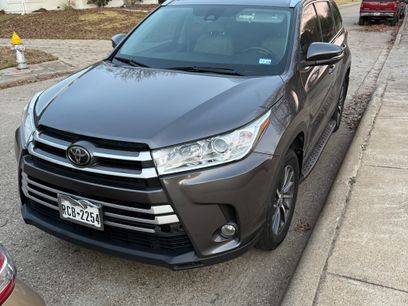 Used 2017 Toyota Highlander XLE