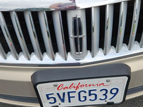 Used 2006 Lincoln Zephyr image 10