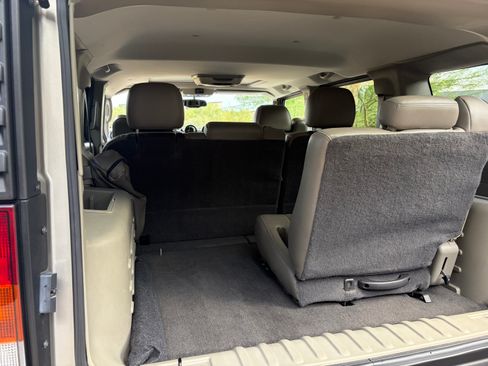 Used 2004 HUMMER H2 w/ Preferred Equipment Group AWD/4WD image 14