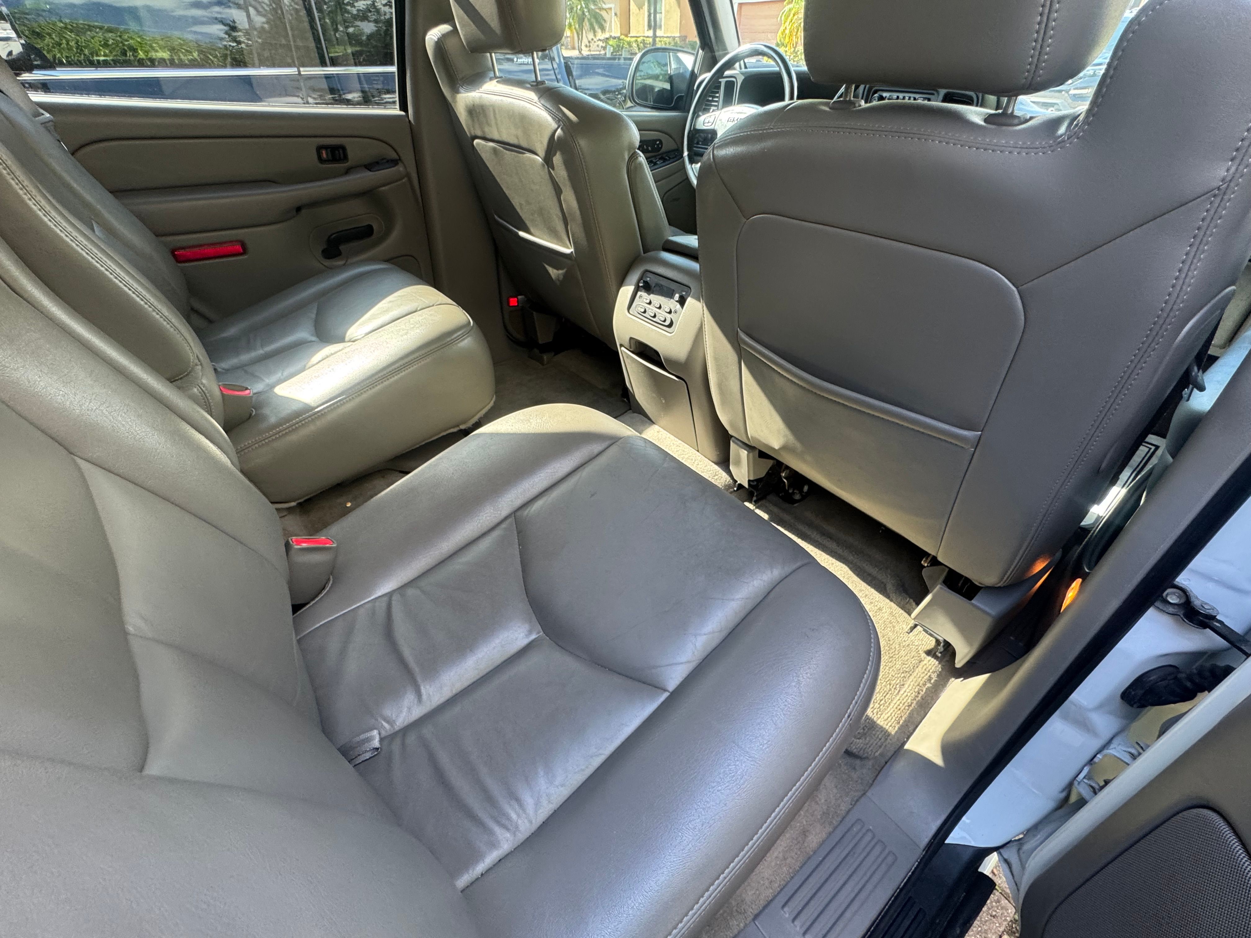 Used 2005 GMC Yukon SLT w/ SLT Preferred Equipment Group RWD image 19