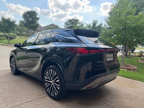 Used 2024 Lexus RX 350 Premium Plus w/ Convenience Package FWD image 2