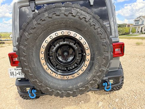 Used 2022 Jeep Wrangler Unlimited Rubicon 4xe w/ Cold Weather Group image 27