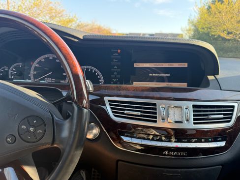 Used 2013 Mercedes-Benz S 550 4MATIC image 10