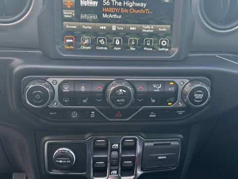 Used 2022 Jeep Wrangler Unlimited Sport image 12