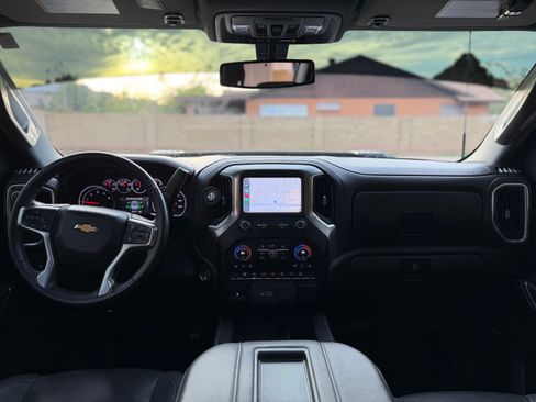 Used 2022 Chevrolet Silverado 2500 LTZ w/ LTZ Convenience Package image 11