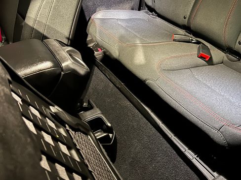 Used 2022 Jeep Wrangler Rubicon w/ LED Lighting Group image 6