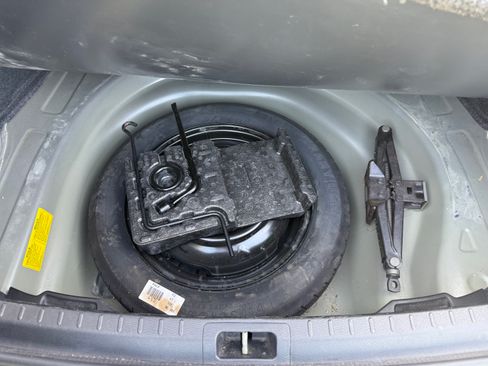 Used 2014 Toyota Corolla LE image 16