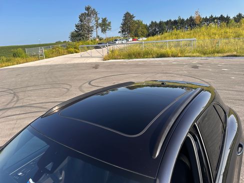 Used 2018 Porsche Macan Sport Edition AWD/4WD image 8