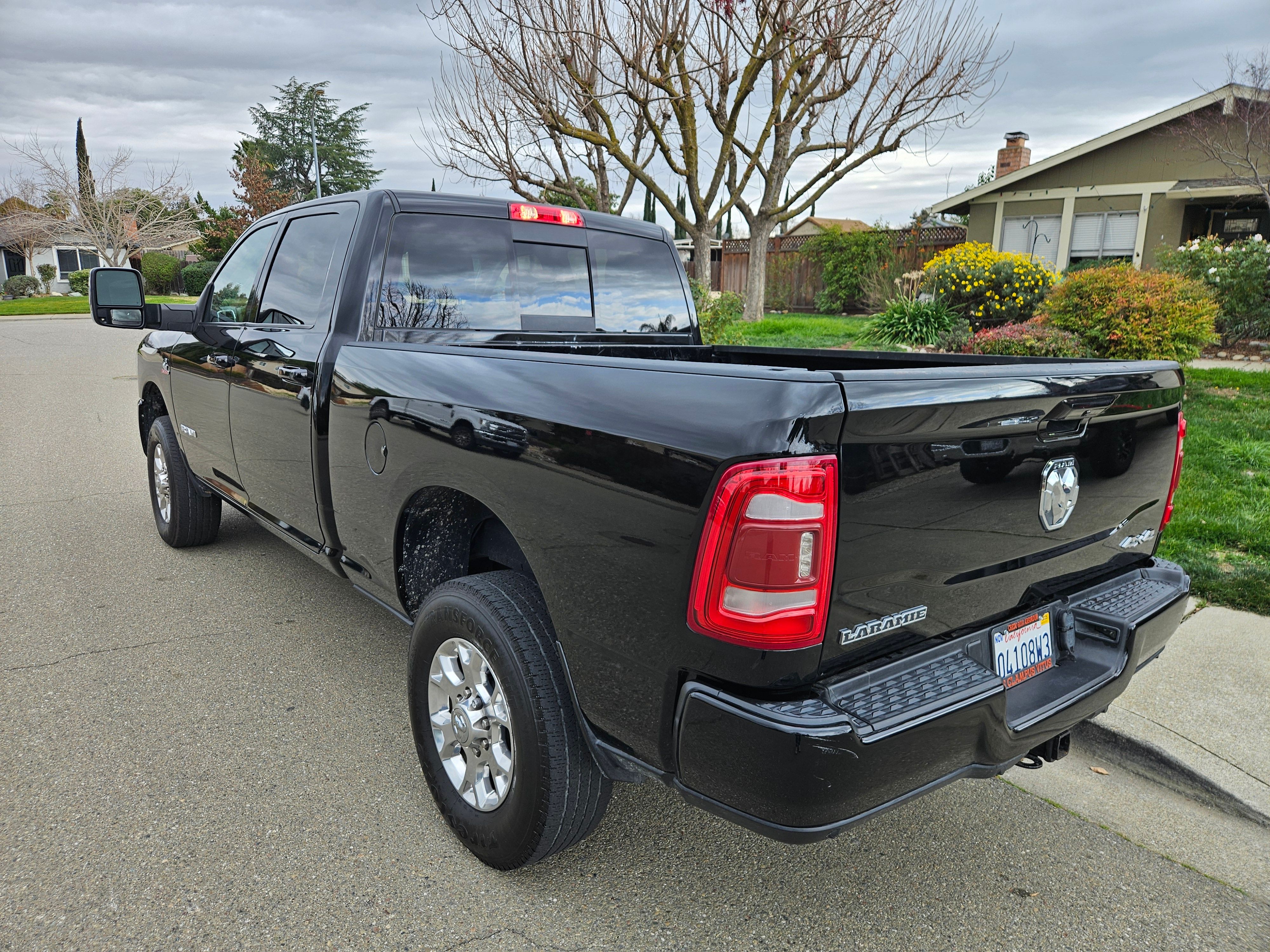Used 2023 RAM 2500 Laramie AWD/4WD image 2