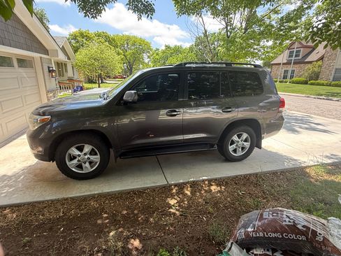 Used 2009 Toyota Land Cruiser image 1