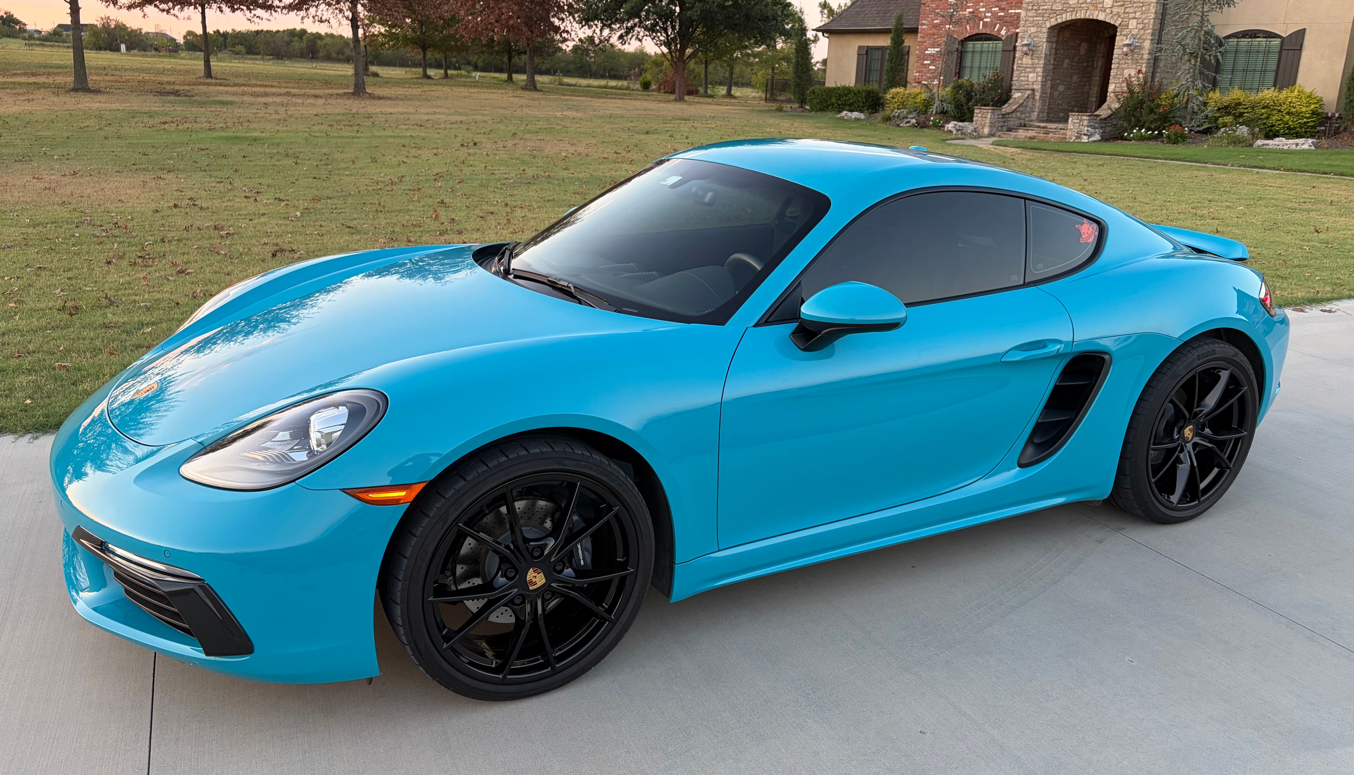 Used 2019 Porsche 718 Cayman RWD image 1