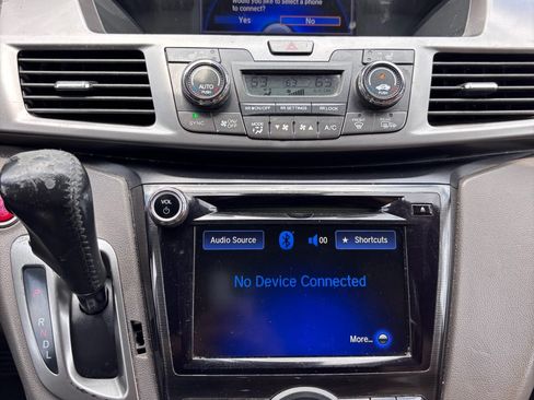 Used 2015 Honda Odyssey Touring image 17