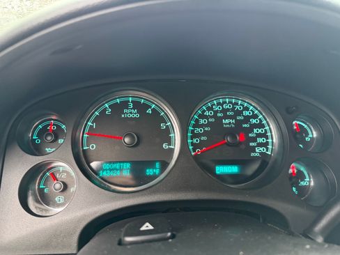 Used 2012 Chevrolet Suburban LT image 8