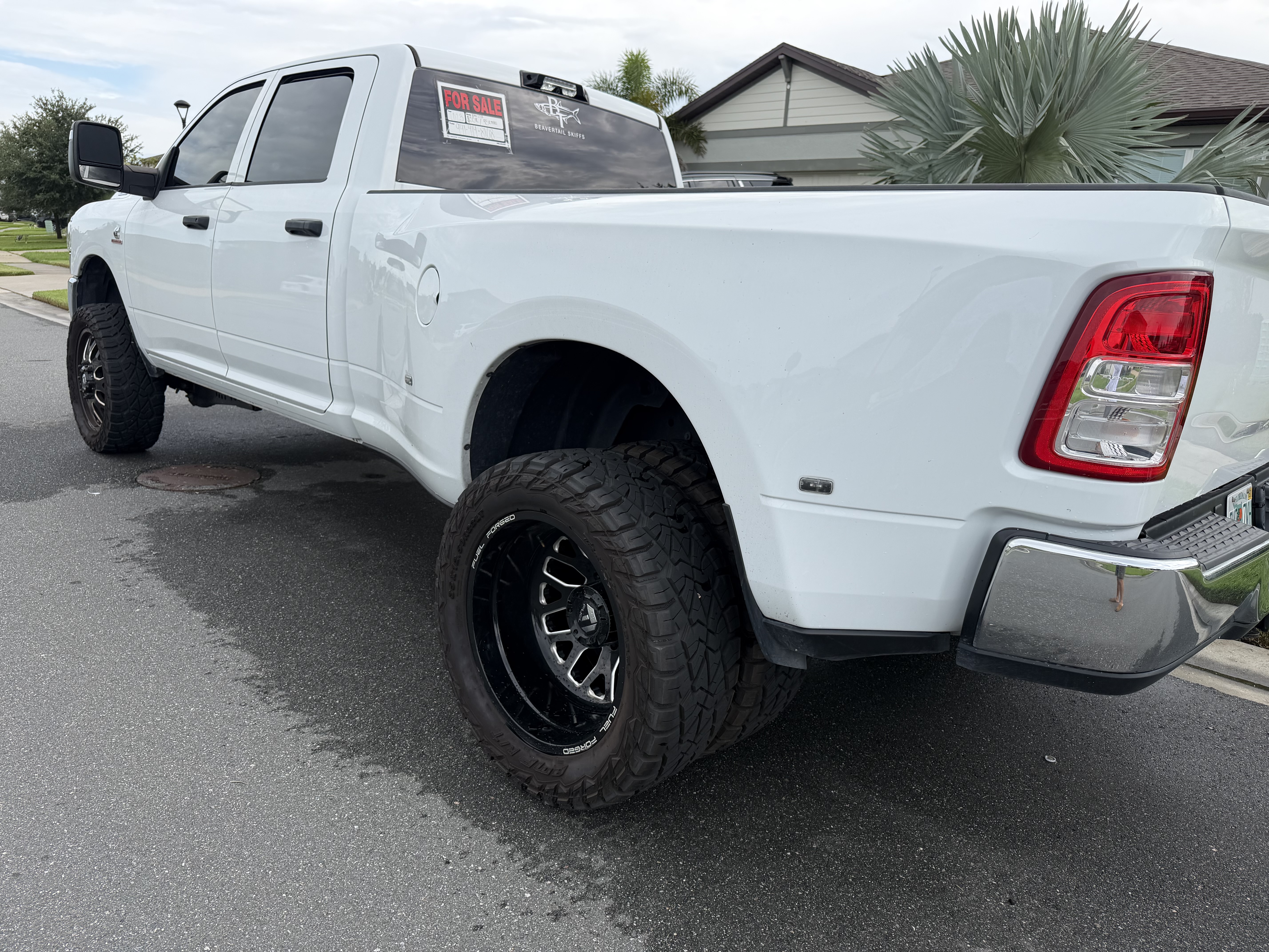 Used 2023 RAM 3500 Tradesman w/ Chrome Appearance Group AWD/4WD image 6