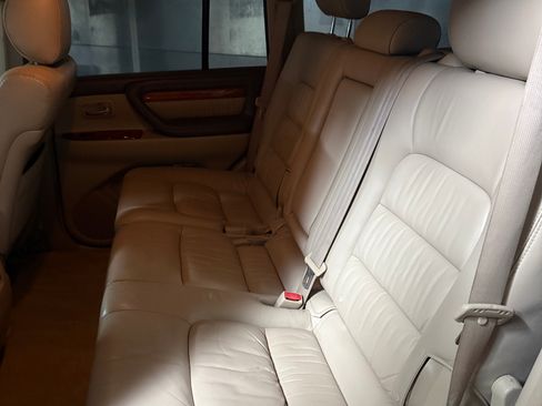 Used 2005 Lexus LX 470 4WD image 16