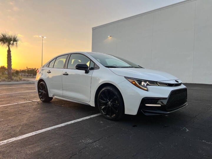 Used 2022 Toyota Corolla SE FWD image 1