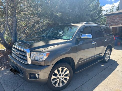 Used 2015 Toyota Sequoia Limited image 1