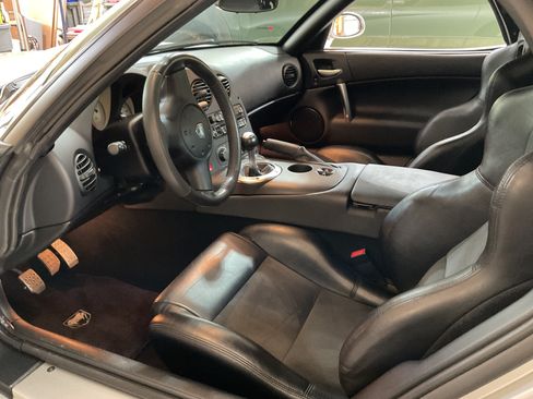 Used 2003 Dodge Viper SRT-10 RWD image 9