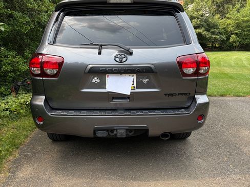 Used 2022 Toyota Sequoia TRD Pro AWD/4WD image 4