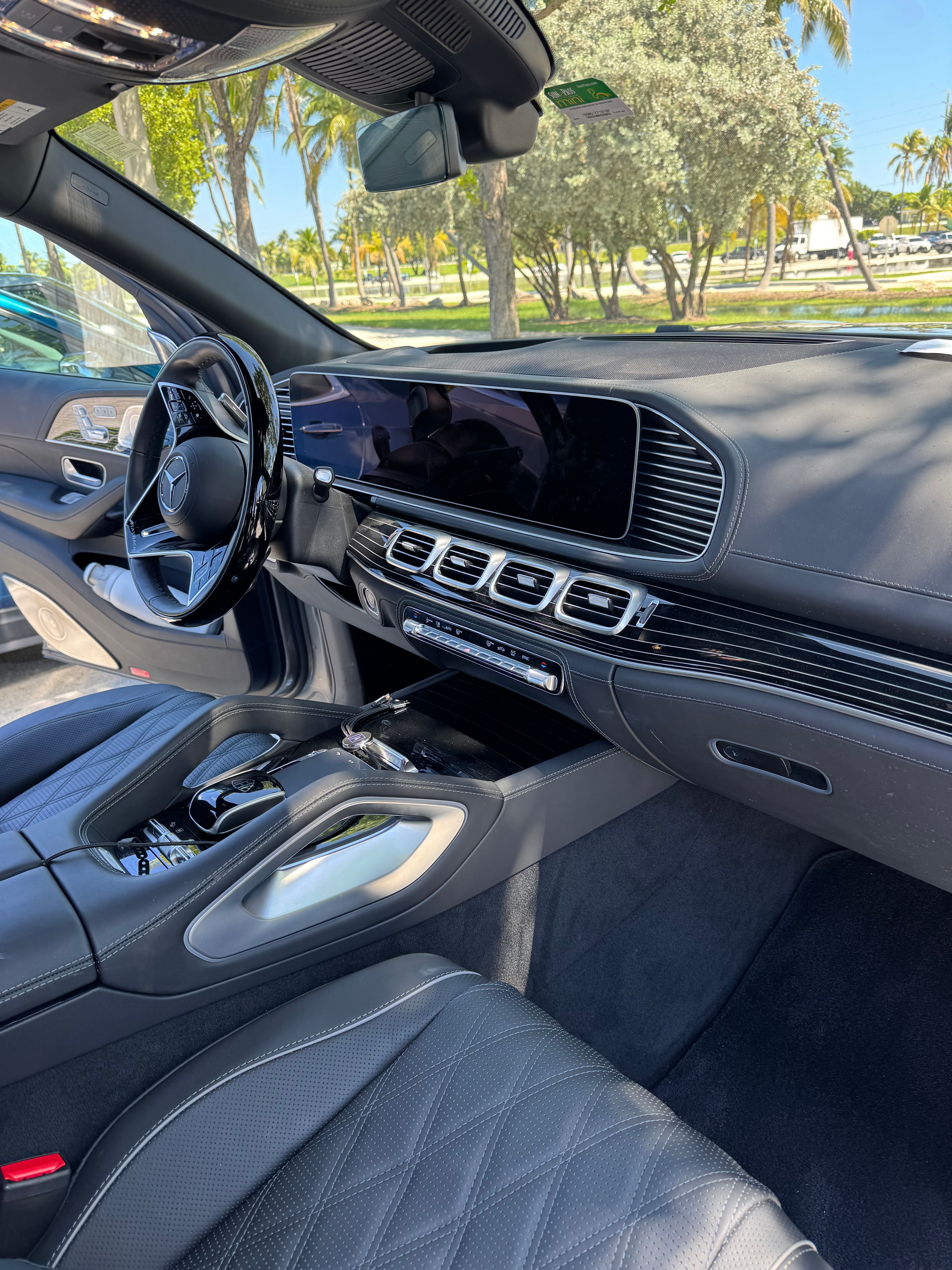 Used 2024 Mercedes-Benz Maybach GLS 600 4MATIC image 17