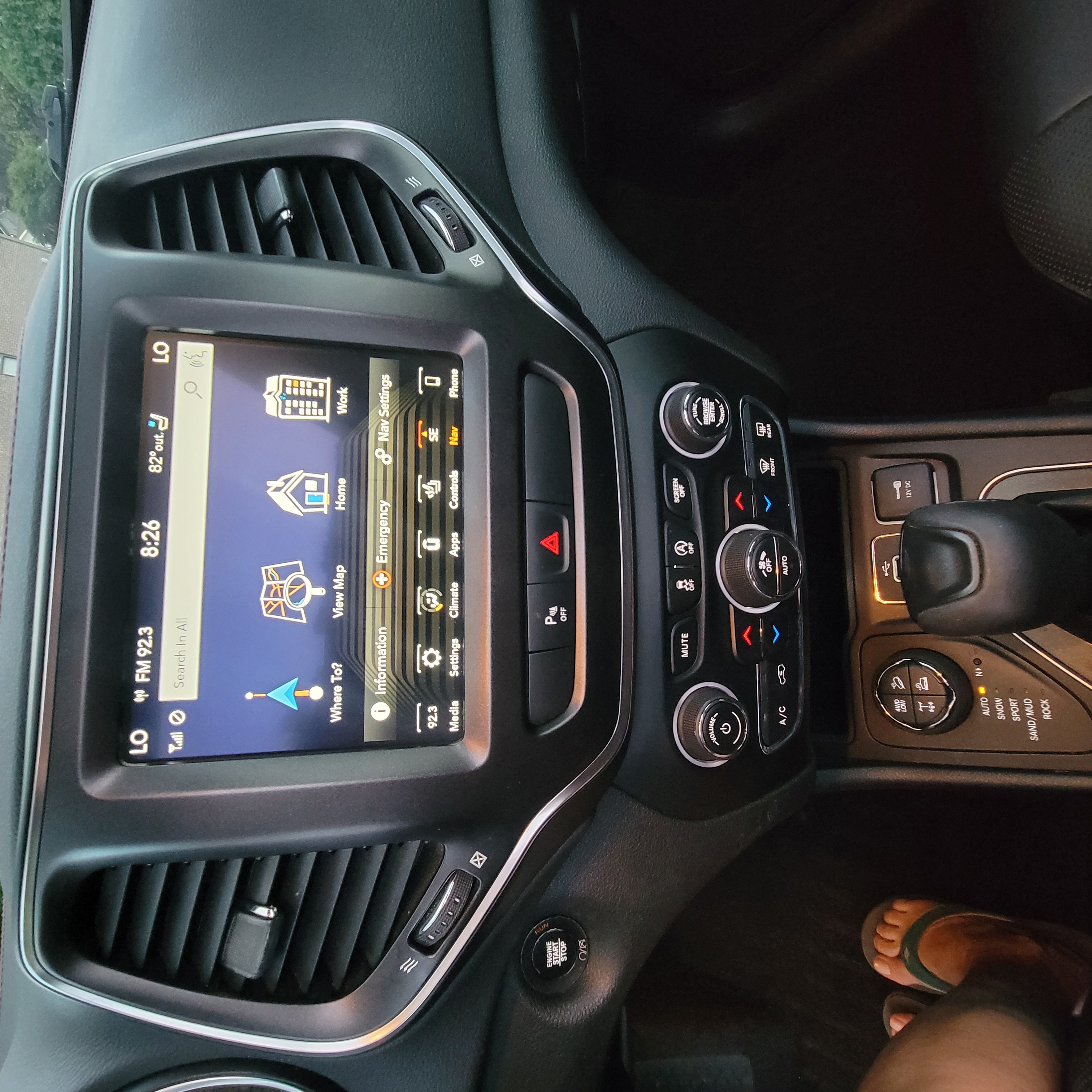 Used 2019 Jeep Cherokee Trailhawk AWD/4WD image 13