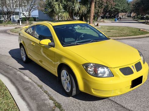 Used 2008 Pontiac G5 w/ Preferred Package image 2