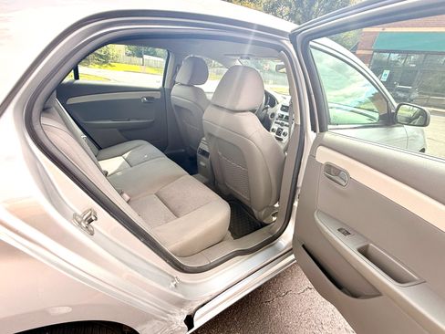 Used 2011 Chevrolet Malibu LS FWD image 10