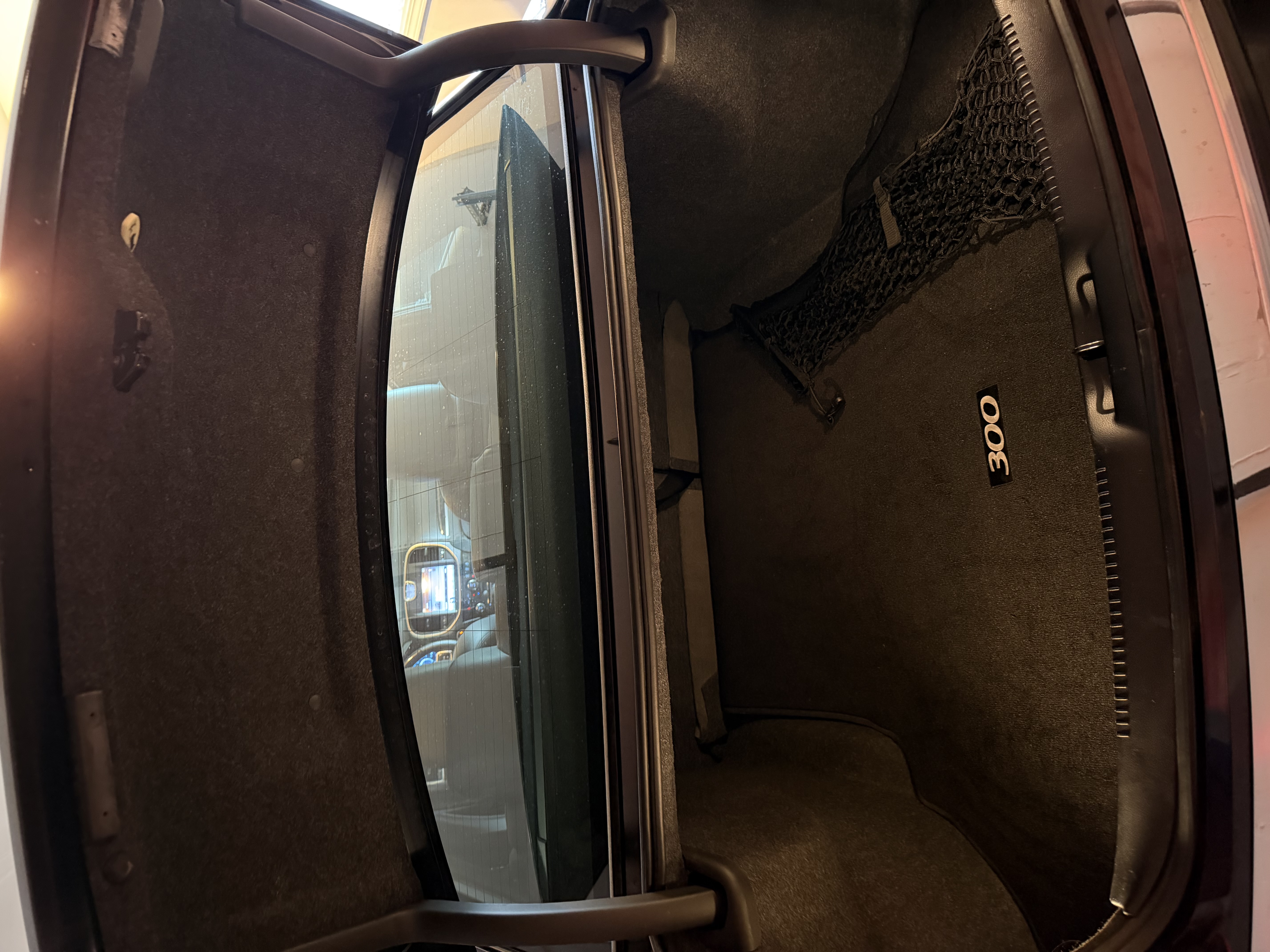 Used 2011 Chrysler 300 C RWD image 9