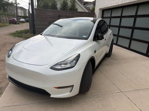Used 2021 Tesla Model Y Performance AWD/4WD image 2
