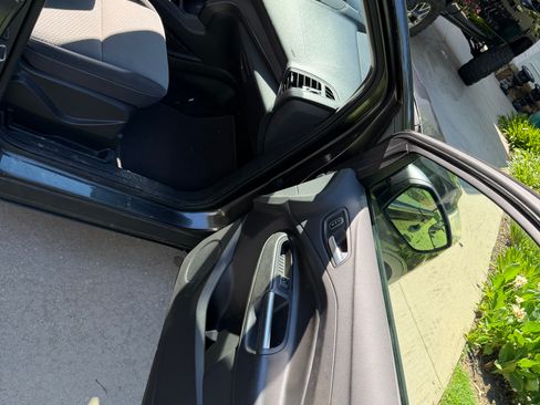 Used 2018 Ford Escape SE FWD image 10