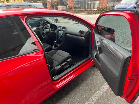 Used 2012 Volkswagen Golf 2-Door image 11