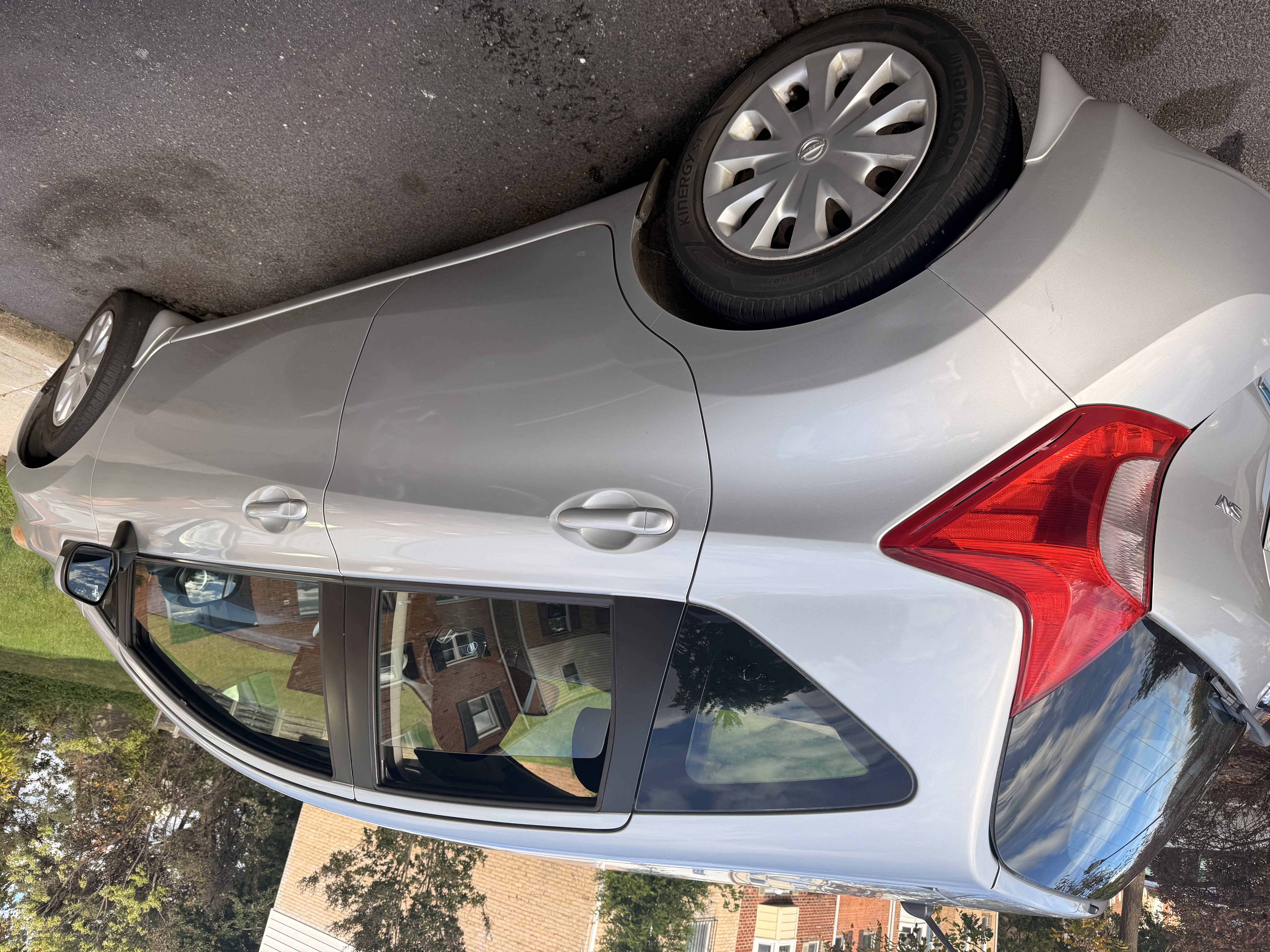 Used 2014 Nissan Versa Note SV FWD image 9