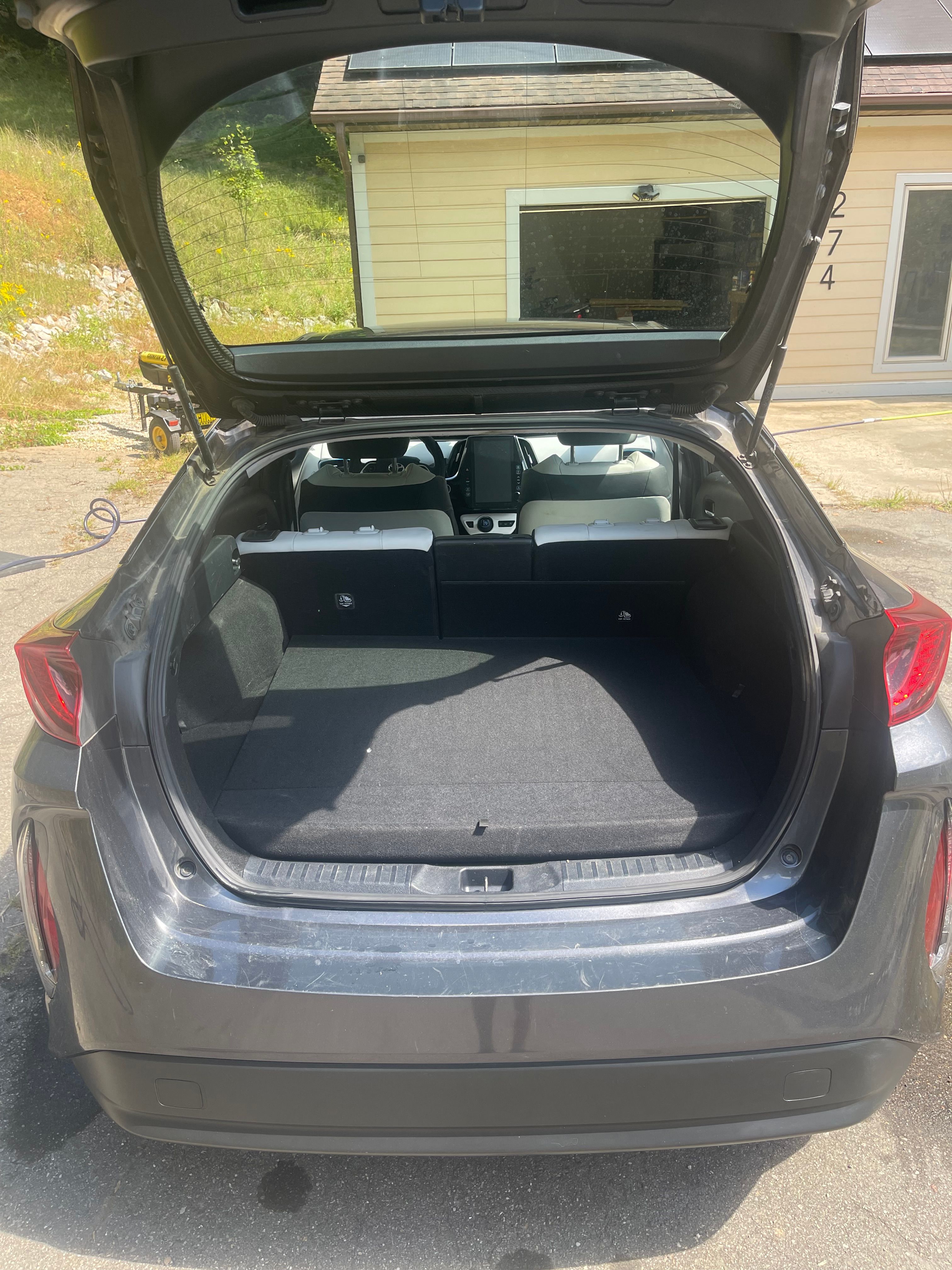 Used 2018 Toyota Prius Prime Premium FWD image 10